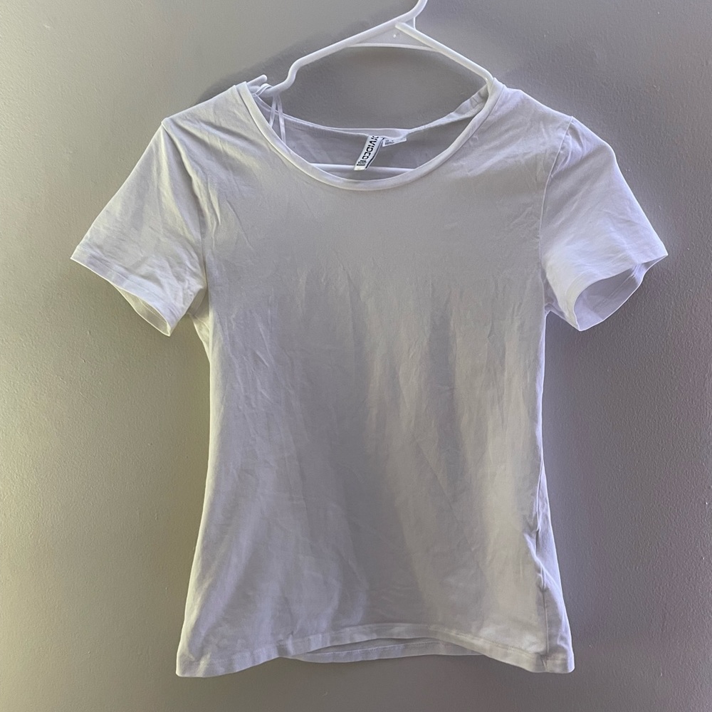 H&M Tight Fitting White Tee Shirt